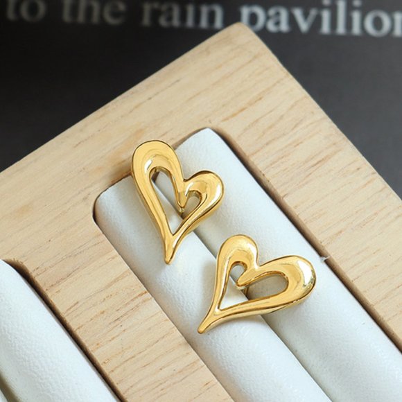 Heart Shaped Stud Earrings 18K Gold Plating Stainless Steel - Picture 4 of 11
